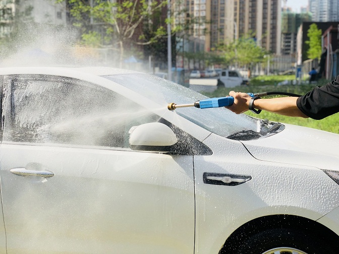 凈睿自助洗車(chē)機(jī)教您汽車(chē)的雨刮器怎么更換自助洗車(chē)機(jī)品牌新聞